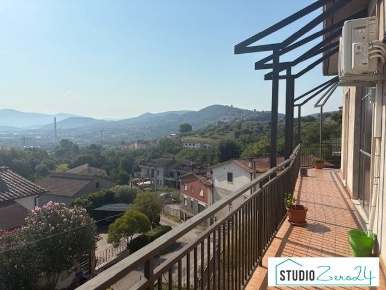 Foto Villa bifamiliare a Narni di 110 m² con 4 locali in vendita
