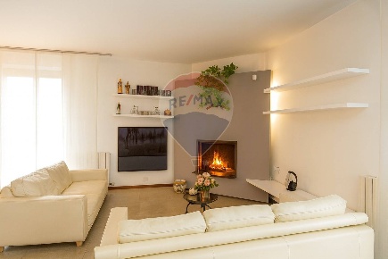 Foto Villa bifamiliare in Via Castel Montecchio, Villongo di 205 m²