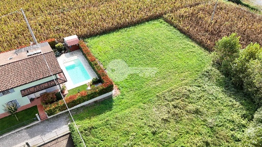 Foto Terreno residenziale in Via Aldo Moro, Visano di 780 m² in vendita