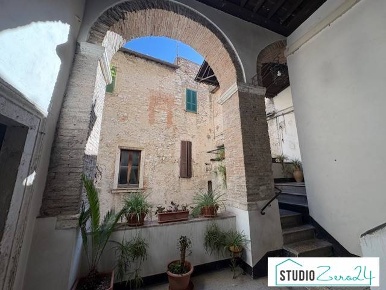 Foto Appartamento a Narni di 95 m² con 3 locali in vendita