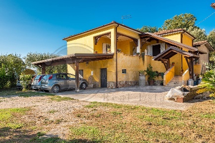Foto Casa indipendente in Via Colle Frattuccio, Ceprano di 120 m²