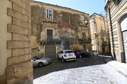 Foto Case semi ndipendenti in Via Infermeria, Caltagirone Centro di 150 m²