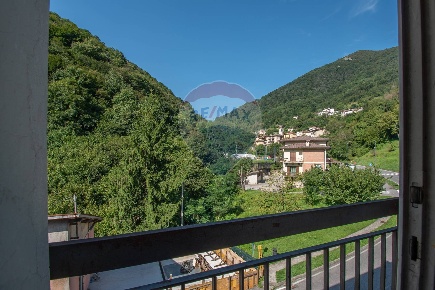 Foto Appartamento in Via Tonetti, Polaveno Gombio di 102 m² con 3 locali