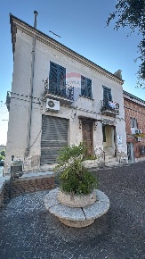 Foto Case semi ndipendenti in Piazza Roma, Sessa Aurunca Cascano di 120 m²