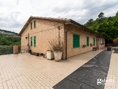 Foto Casa indipendente in Via Urbinate snc, Urbino di 699 m² con 21 locali