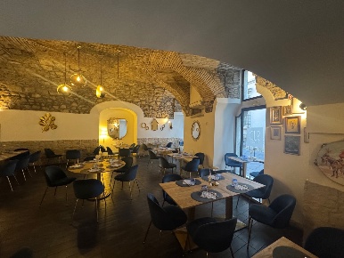 Foto Ristorante in Via AttivitÃ  di Ristorazione in Vendita via Cavour snc,
