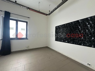 Foto Negozio in Via Maspino, Arezzo Quarata di 41 m² con 1 locali