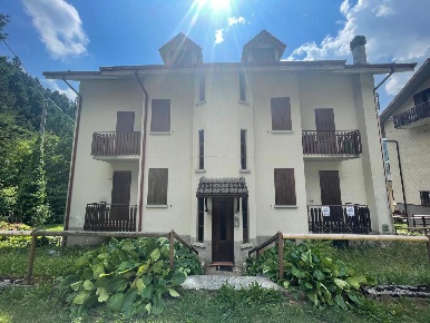 Foto Appartamento in Via PEGROS 4, Piazzatorre di 70 m² con 3 locali