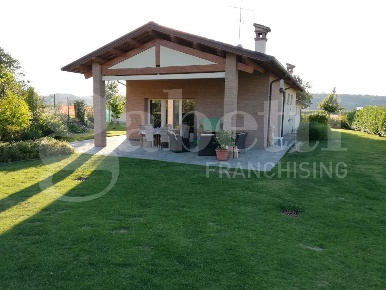 Foto Casa indipendente a Faenza di 250 m² con 4 locali in vendita