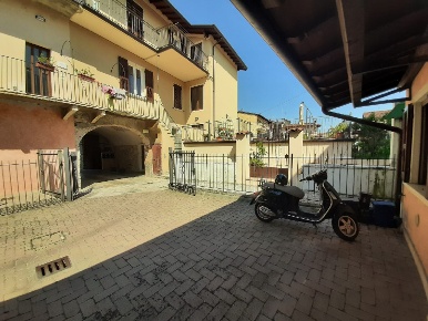 Foto Appartamento in Via Umberto I, Salò Centro di 72 m² con 3 locali
