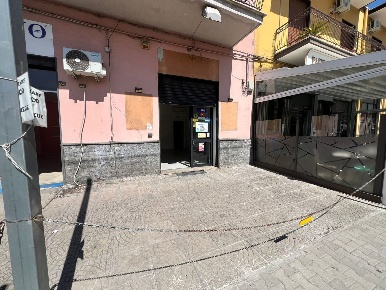 Foto Negozio in Via Alcide De Gasperi 180, Pagani di 55 m² in affitto