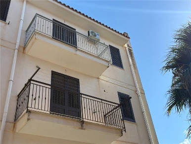 Foto Appartamento in Via Berlinguer 18, Casteldaccia di 120 m² con 3 locali