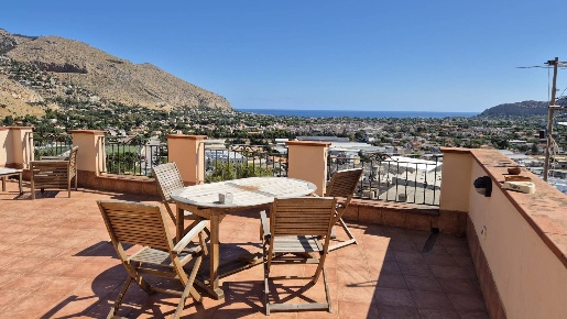 Foto Case indipendenti in Via Spina Santa, Palermo Tommaso Natale di 113 m²