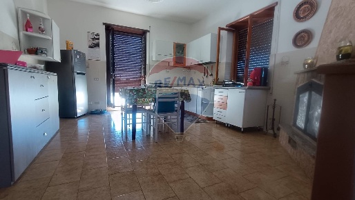 Foto Appartamento a Ardea Torvaianica Alta di 161 m² con 7 locali