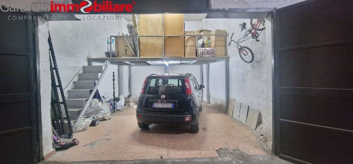 Foto Box in Via Nicola Nicolini, Napoli San Carlo All'Arena di 30 m²