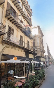 Foto Appartamento in Salita Sant'antonio, Palermo Castellammare di 77 m²