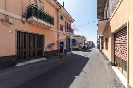 Foto Casa indipendente in Via Sant'Anna, Belpasso Centro di 216 m²