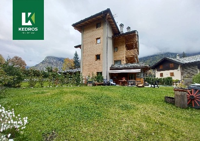 Foto Appartamento in strada della Vittoria, Courmayeur Centro di 130 m²