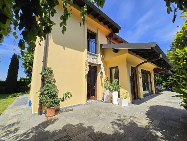 Foto Villa singola in VIA CASTELLO, Annone di Brianza di 430 m² in vendita