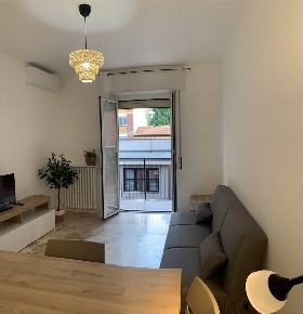 Foto Appartamento in via Aosta, Milano Cenisio di 12 m² con 3 locali