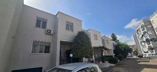 Foto Villa a schiera in VIA MADONNA PICCOLA, Martina Franca di 175 m²