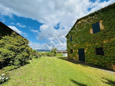 Foto Casale a Cetona di 415 m² con 9 locali in vendita