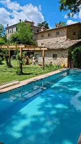 Foto Casale a San Casciano dei Bagni di 300 m² con 12 locali in vendita