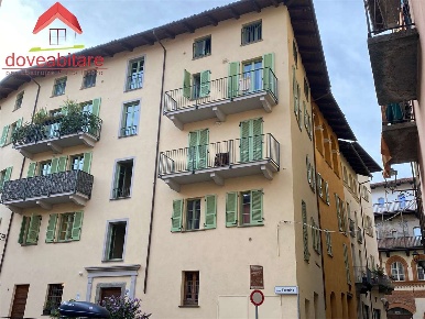 Foto Appartamento in via lequio 46, Pinerolo Centro di 130 m² con 4 locali