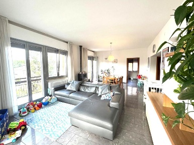 Foto Appartamento in Via Santini, Umbertide di 155 m² con 5 locali