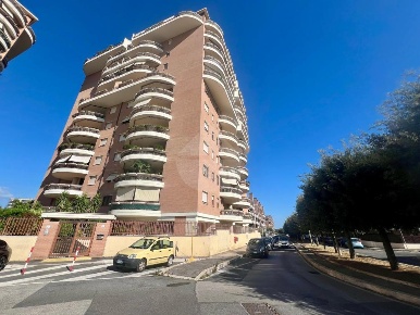 Foto Appartamento in Largo Palinuro, Pomezia di 55 m² in vendita