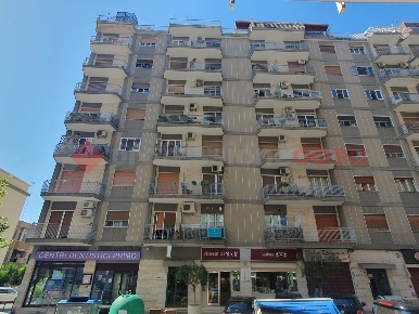 Foto Appartamento in Viale Japigia 39, Bari Japigia di 110 m² con 4 locali