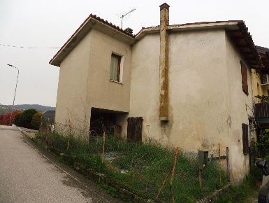 Foto Rustico in Via Vicolo del Maso 20, Colceresa Mure di 70 m² in vendita