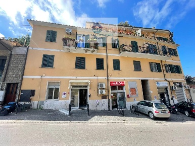 Foto Appartamento a Anguillara Sabazia Centro di 75 m² con 4 locali