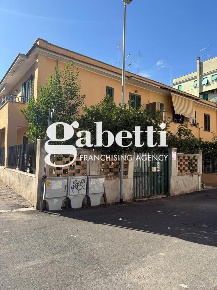 Foto Appartamento in DEGLI ONTANI, Roma Centocelle di 65 m² con 2 locali