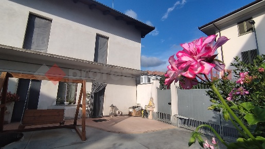 Foto Casa indipendente in torino, Vigone Centro di 180 m² con 5 locali
