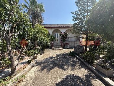 Foto Villa unifamiliare in Via Monteverdi 59, Statte di 80 m² con 4 locali