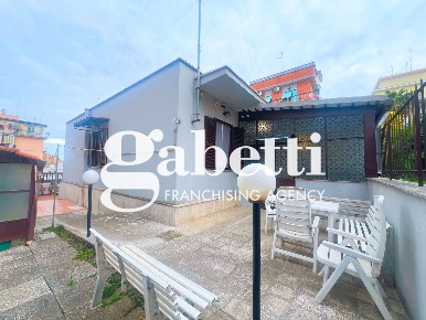 Foto Villa bifamiliare in DELLA SAGGINA, Roma Centocelle di 82 m²