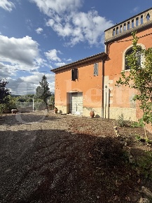 Foto Casa indipendente a Casciana Terme Lari Usignano di 250 m² in vendita