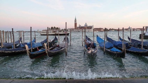 Foto Attività commerciale in Rio Terà San Leonardo, Venezia di 38 m²
