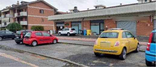 Foto Negozio in Via Trento, Rivalta di Torino Centro di 145 m² con 1 locali