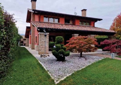 Foto Villa unifamiliare in Via Balegante, Riese Pio X Balegante di 262 m²