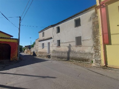 Foto Casa indipendente a Samatzai di 191 m² con 6 locali in vendita
