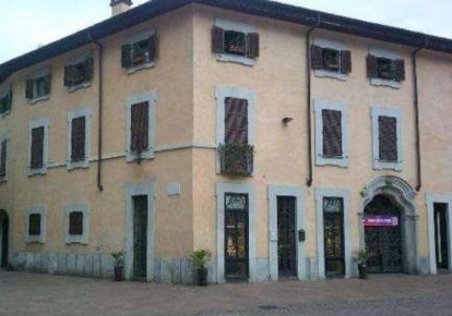 Foto Negozio in Piazza San Giovanni, Busto Arsizio Piazza Santa Maria