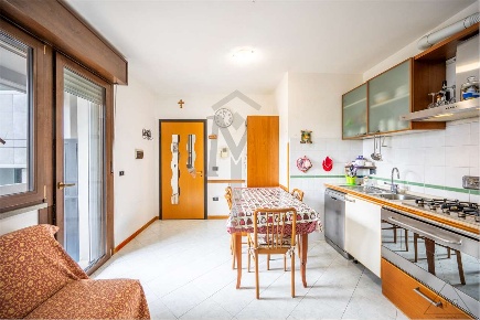 Foto Appartamento a Reggio nell'Emilia di 70 m² con 4 locali in vendita