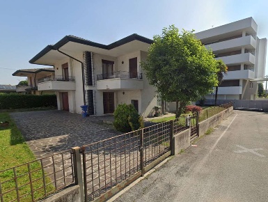 Foto Villa unifamiliare in Via Gioacchino Rossini, Fiesso d'Artico