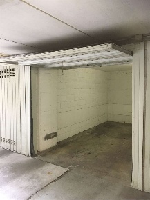 Foto Box in via Martiri Di Belfiore 1, Rho Centro di 14 m² con 1 locali