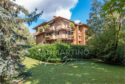 Foto Appartamento in Via Marzorati, Varese Montello di 160 m² con 4 locali