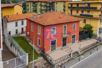 Foto Casa indipendente in VIA PONTESECCO 30, Ponteranica di 400 m²