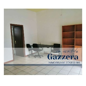 Foto Negozio in Via Gazzera Alta, Venezia Asseggiano di 25 m² con 1 locali
