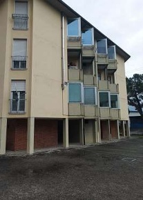 Foto Appartamento in Via Follo, Costa Volpino Centro di 89 m² con 5 locali